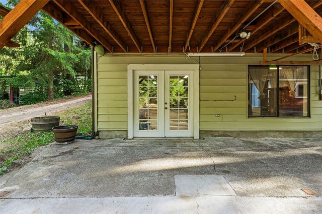 13836 166th Avenue SE, Rainier, WA 98576