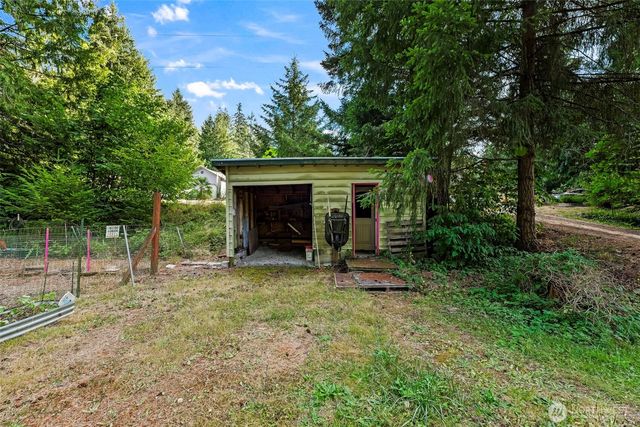 13836 166th Avenue SE, Rainier, WA 98576