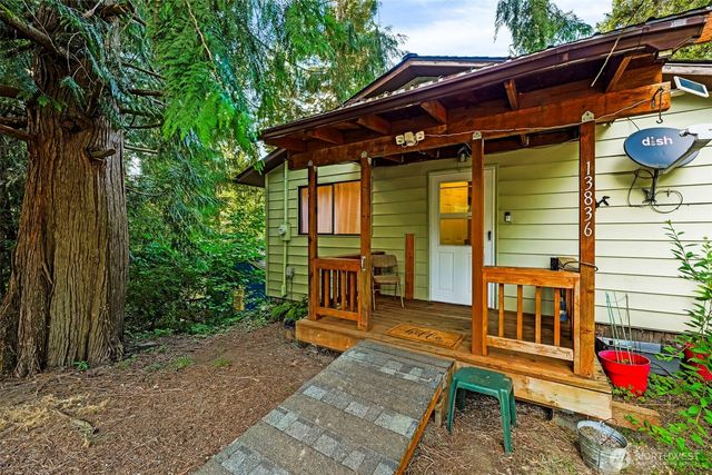 13836 166th Avenue SE, Rainier, WA 98576