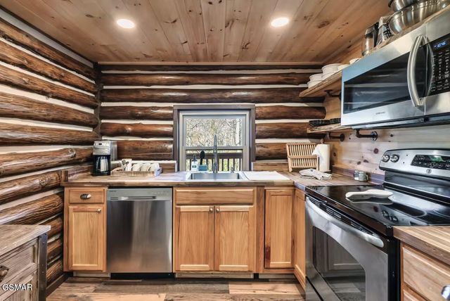 3847 Warden Branch Lane, Gatlinburg, TN 37738