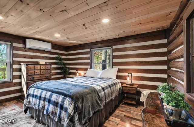 3847 Warden Branch Lane, Gatlinburg, TN 37738