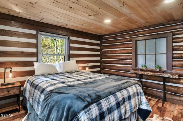 3847 Warden Branch Lane, Gatlinburg, TN 37738