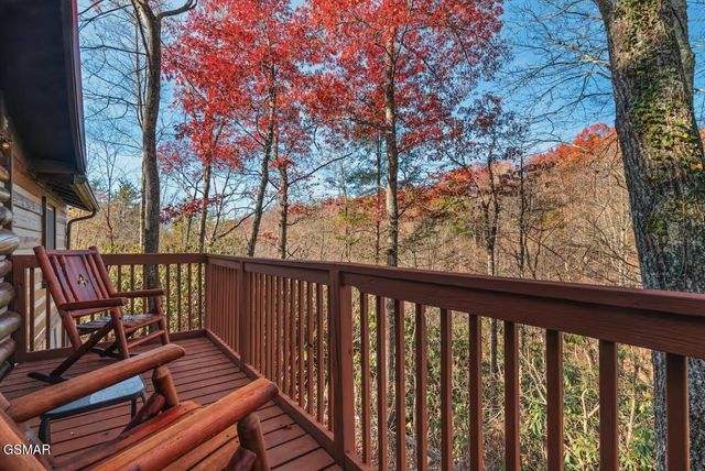 3847 Warden Branch Lane, Gatlinburg, TN 37738