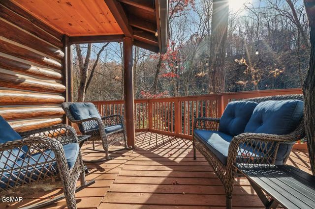 3847 Warden Branch Lane, Gatlinburg, TN 37738