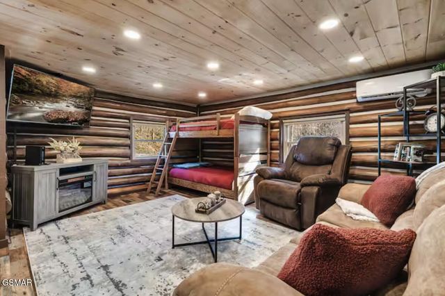 3847 Warden Branch Lane, Gatlinburg, TN 37738