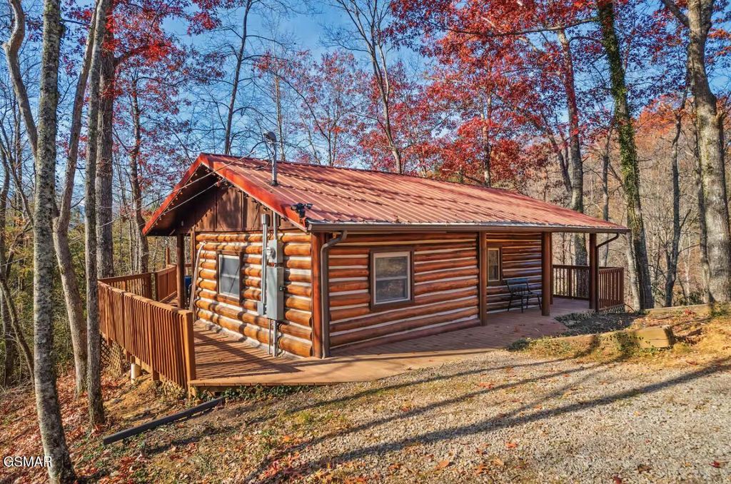 3847 Warden Branch Lane, Gatlinburg, TN 37738