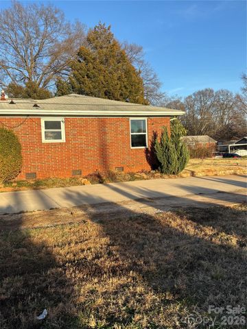 2709 Whittier Place, Charlotte, NC 28212