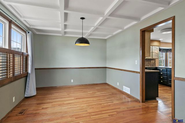 5822 Fieldcrest Way, Lincoln, NE 68512