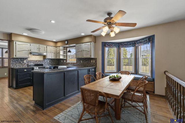 5822 Fieldcrest Way, Lincoln, NE 68512