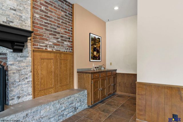 5822 Fieldcrest Way, Lincoln, NE 68512