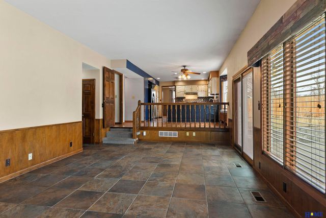 5822 Fieldcrest Way, Lincoln, NE 68512