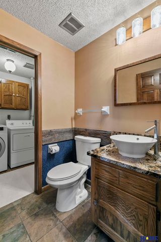 5822 Fieldcrest Way, Lincoln, NE 68512