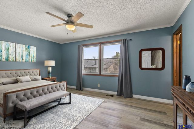 5822 Fieldcrest Way, Lincoln, NE 68512