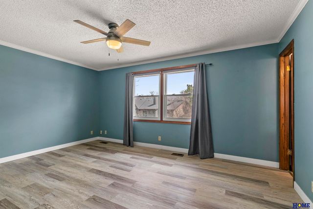 5822 Fieldcrest Way, Lincoln, NE 68512