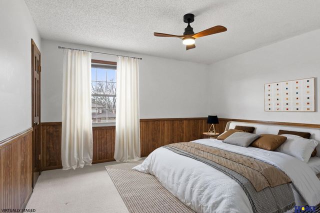 5822 Fieldcrest Way, Lincoln, NE 68512