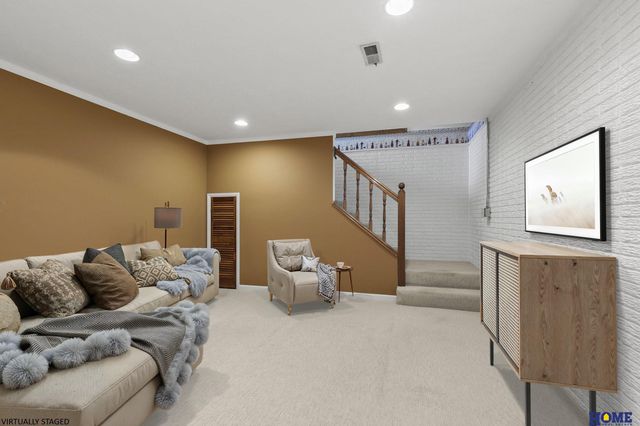 5822 Fieldcrest Way, Lincoln, NE 68512