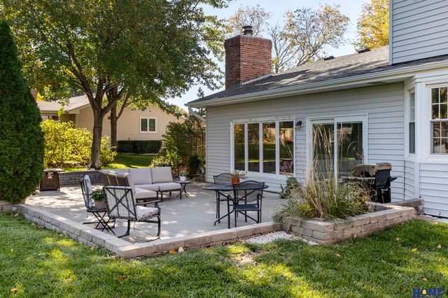 5822 Fieldcrest Way, Lincoln, NE 68512