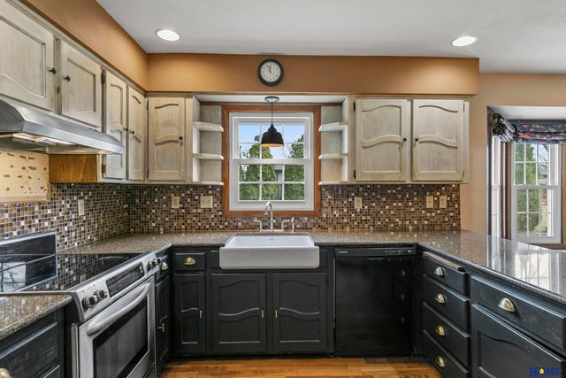 5822 Fieldcrest Way, Lincoln, NE 68512