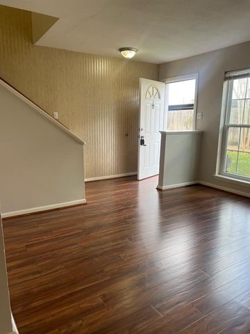 1403 Blalock Road 10, Houston, TX 77055