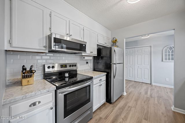 303 Greenbriar Drive, Jacksonville, NC 28546