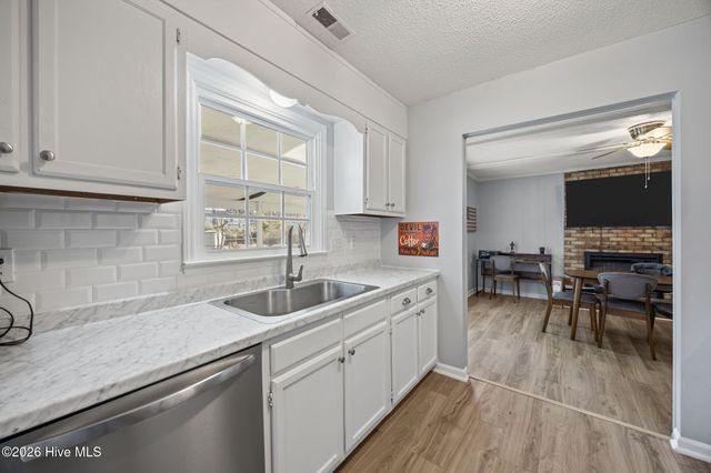 303 Greenbriar Drive, Jacksonville, NC 28546