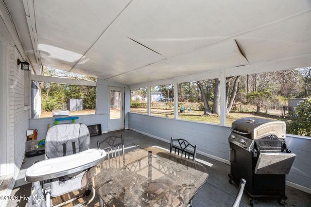 303 Greenbriar Drive, Jacksonville, NC 28546