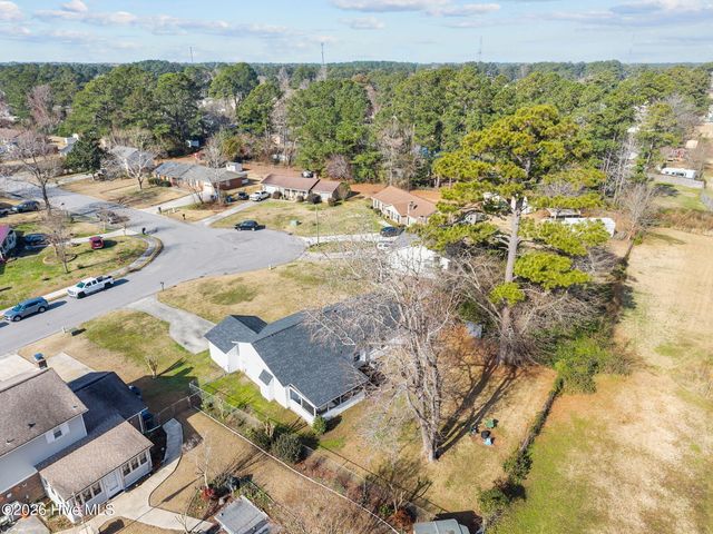 303 Greenbriar Drive, Jacksonville, NC 28546