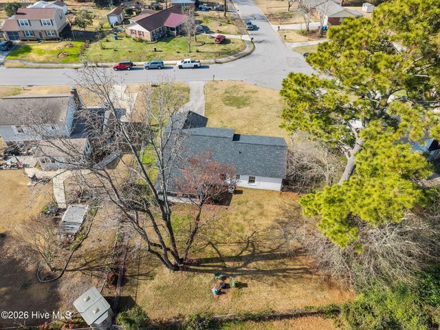 303 Greenbriar Drive, Jacksonville, NC 28546