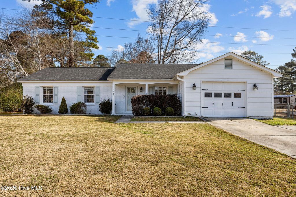 303 Greenbriar Drive, Jacksonville, NC 28546