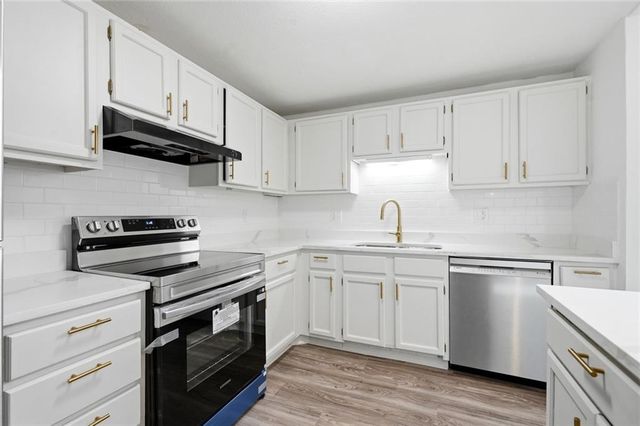 1060 S Millard Way, Stone Mountain, GA 30088