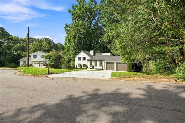 1060 S Millard Way, Stone Mountain, GA 30088