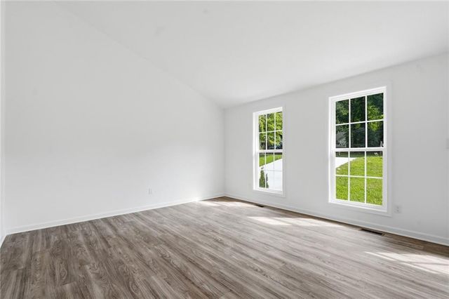 1060 S Millard Way, Stone Mountain, GA 30088