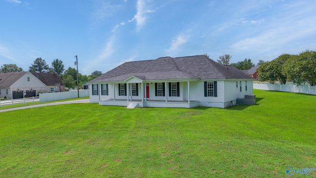 1309 Nanceford Road SW, Hartselle, AL 35640