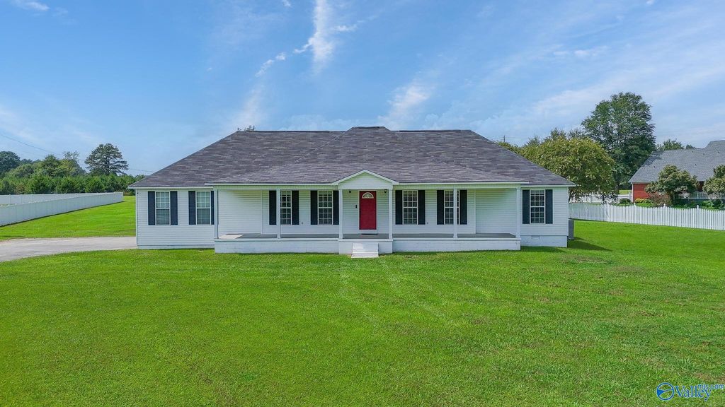 1309 Nanceford Road SW, Hartselle, AL 35640