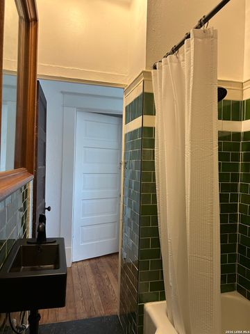 2213 N Flores, San Antonio, TX 78212