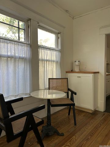 2213 N Flores, San Antonio, TX 78212