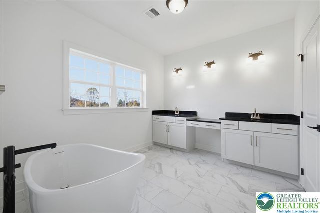 1505 Corkscrew Drive 12, Bushkill Twp, PA 18091