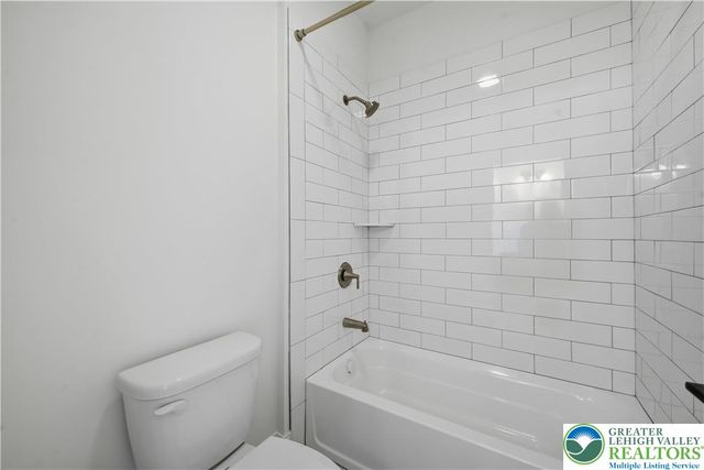 1505 Corkscrew Drive 12, Bushkill Twp, PA 18091