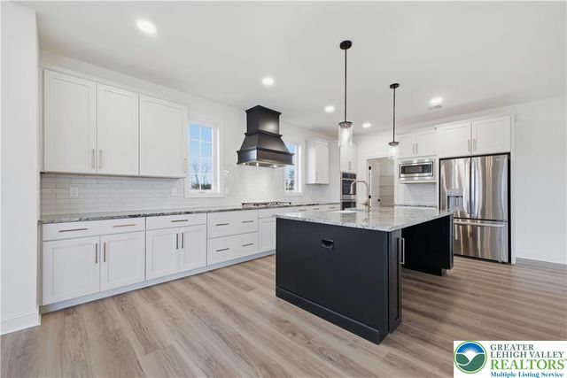 1505 Corkscrew Drive 12, Bushkill Twp, PA 18091