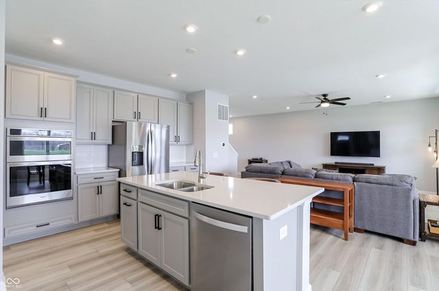 6807 Sable Point Drive, Brownsburg, IN 46112