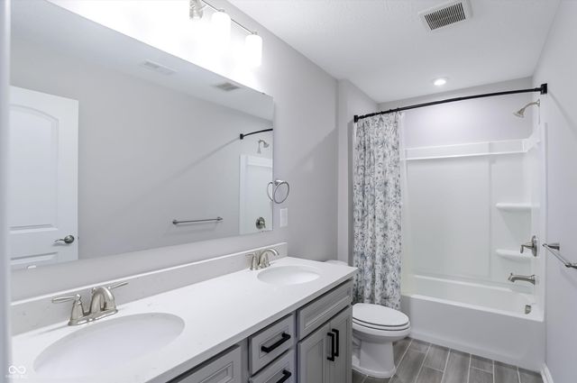 6807 Sable Point Drive, Brownsburg, IN 46112