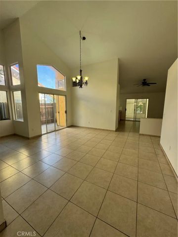 1087 Serena, San Jacinto, CA 92583