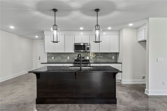 86 W Watson Lane, Farmington, AR 72730