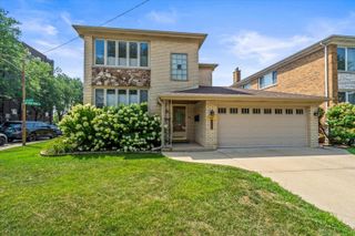 8423 W Wilson Avenue, Chicago, IL 60656