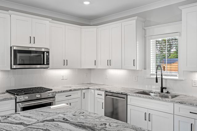 621 Silver Trace, White House, TN 37188