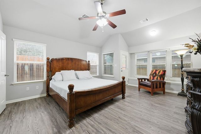 392 Tilly LN, Buda, TX 78610