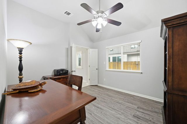 392 Tilly LN, Buda, TX 78610