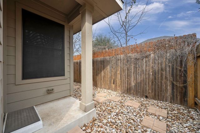 392 Tilly LN, Buda, TX 78610