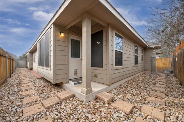 392 Tilly LN, Buda, TX 78610