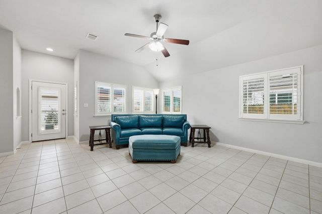 392 Tilly LN, Buda, TX 78610